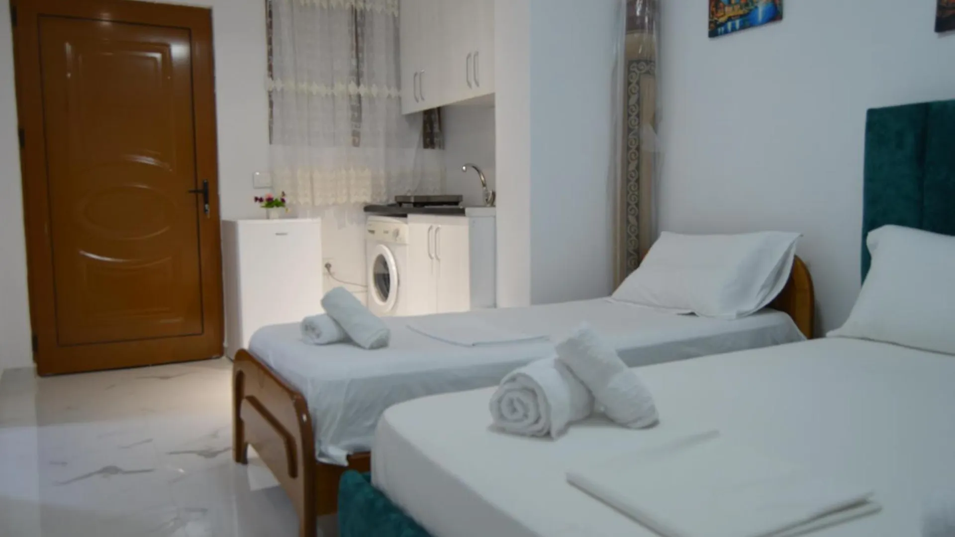 Keli Rooms Sarande 0*,